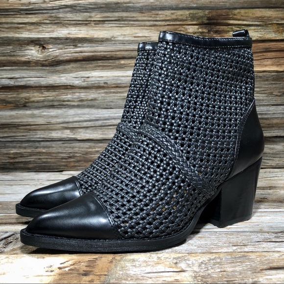 elita ankle bootie
